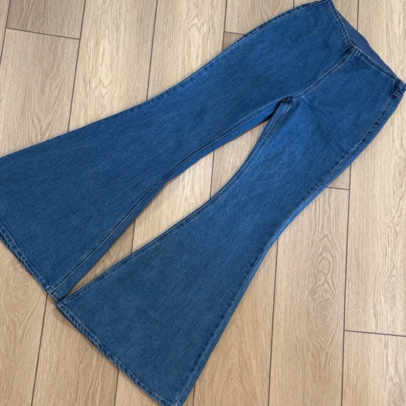 Forever 21 Pull On Super Flare Jeans Size M|Retro 70s vintage hippie denim - Picture 1 of 9